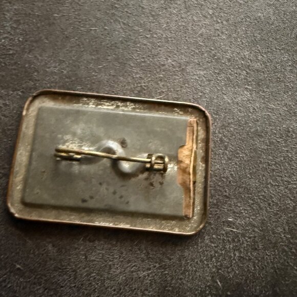 Vintage Nebraska Fish & Game Commission Resident Permit To Hunt & Fish Badge Pin - Picture 2 of 4